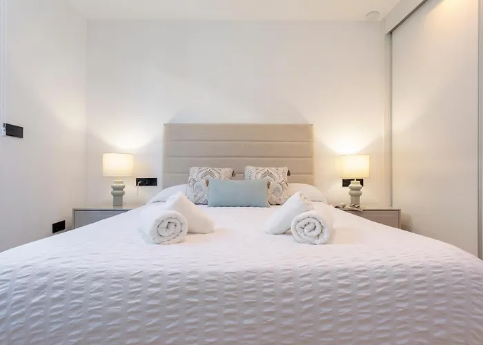 Malagueta Beach Front Luxury Apartment By Rent Me